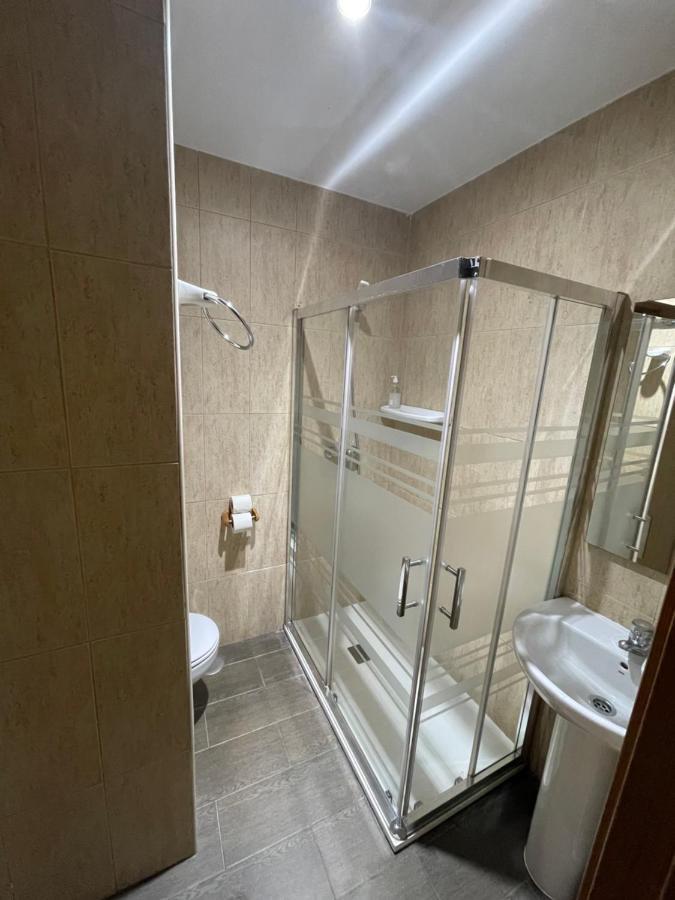 Hostal Tres Hermanos Getafe Eksteriør billede