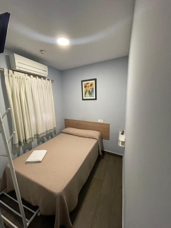 Hostal Tres Hermanos Getafe Eksteriør billede