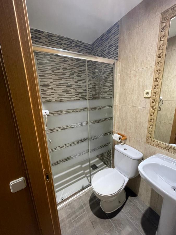 Hostal Tres Hermanos Getafe Eksteriør billede